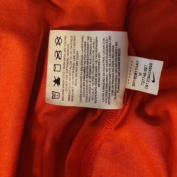 Nike  Workout Tank Size Medium - Picture 4 of 4